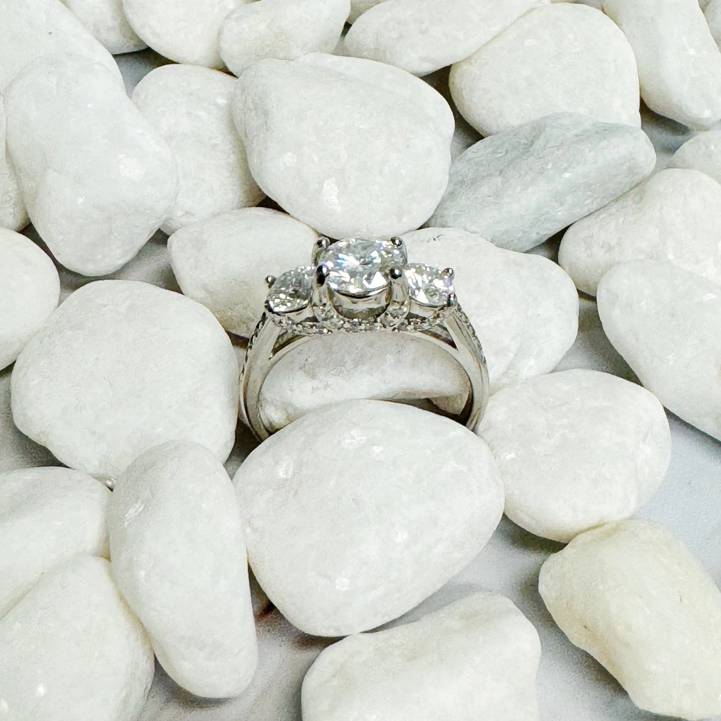 Eternal Sparkle™ White Gold Diamond Ring – Timeless Elegance & Brilliant Shine