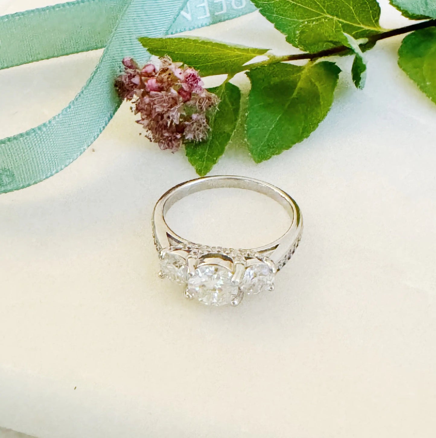 Eternal Sparkle™ White Gold Diamond Ring – Timeless Elegance & Brilliant Shine