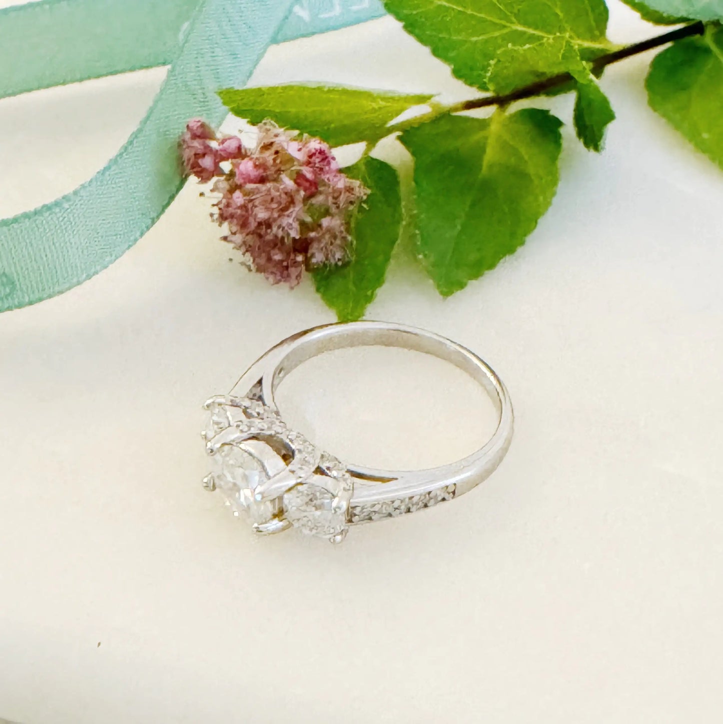 Eternal Sparkle™ White Gold Diamond Ring – Timeless Elegance & Brilliant Shine